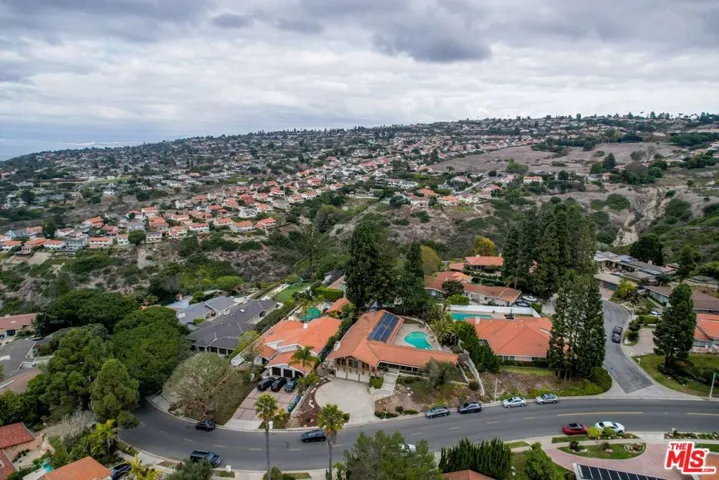6847 Crest Road, Rancho Palos Verdes, California 90275