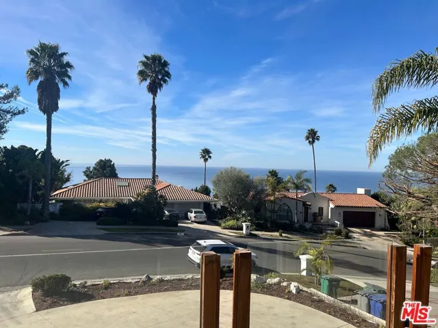 6847 Crest Road, Rancho Palos Verdes, California 90275