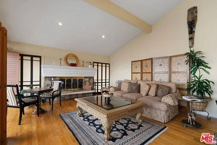 6847 Crest Road, Rancho Palos Verdes, California 90275