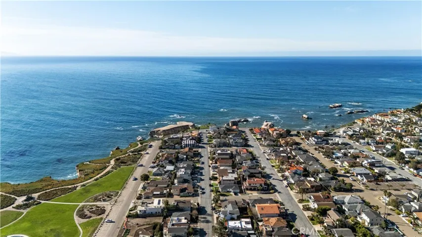 212 Seaview Avenue, Pismo Beach, California 93449
