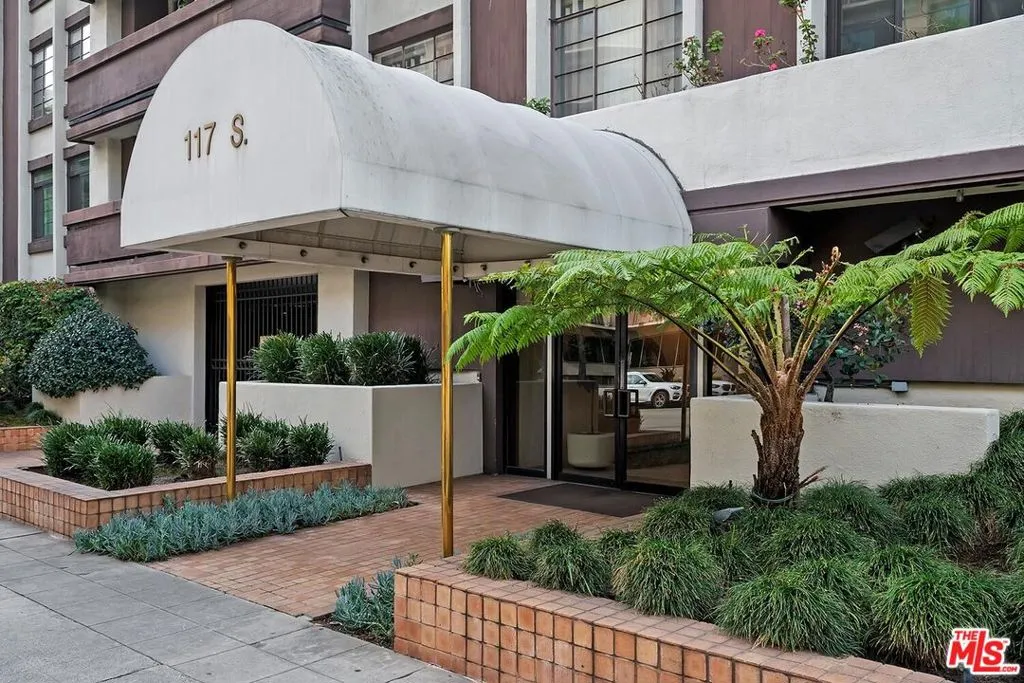 117 S Doheny Drive 313, Los Angeles, California 90048 home-pic-3