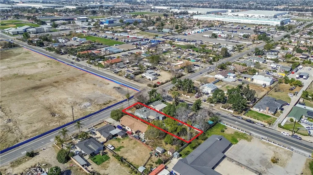 10917 Locust Avenue, Bloomington, California 92316 home-pic-11