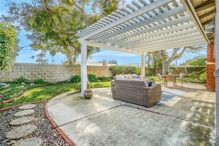 27922 Alvarez Drive, Rancho Palos Verdes, California 90275