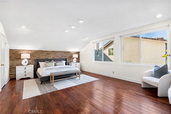 Large bonus-room