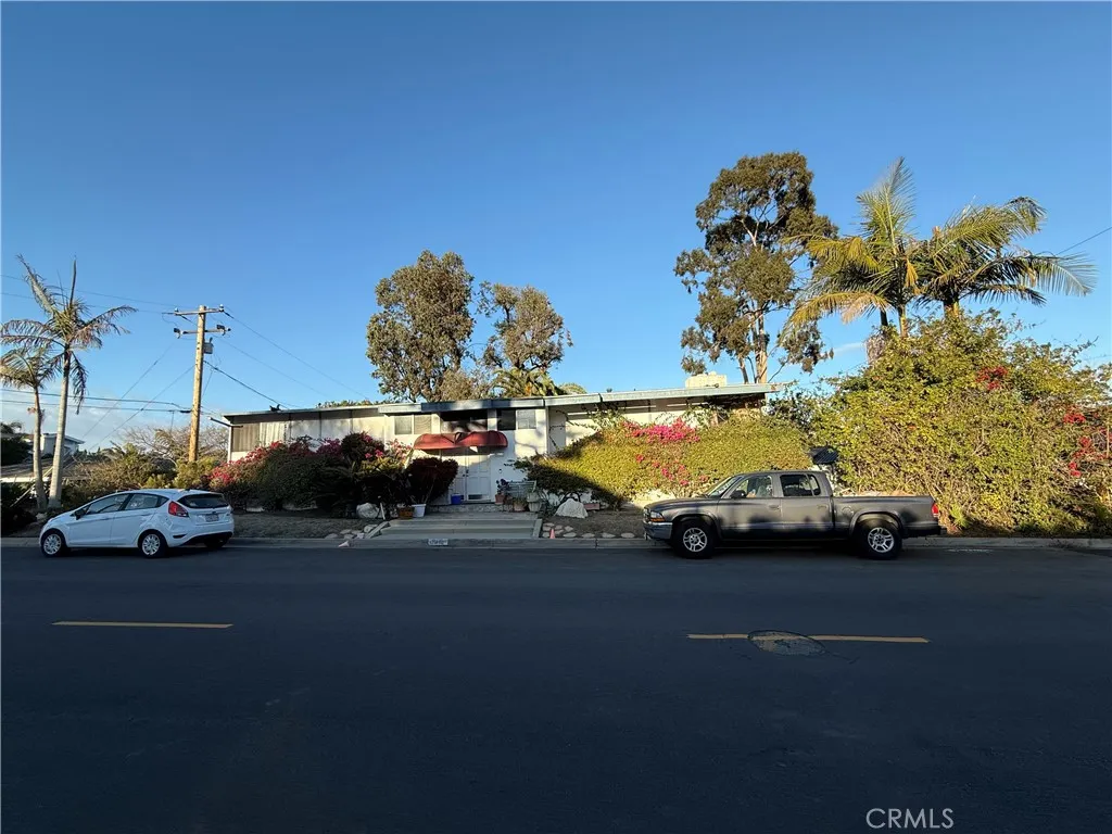 2200 Lake Park Lane, Newport Beach, California 92660 home-pic-1