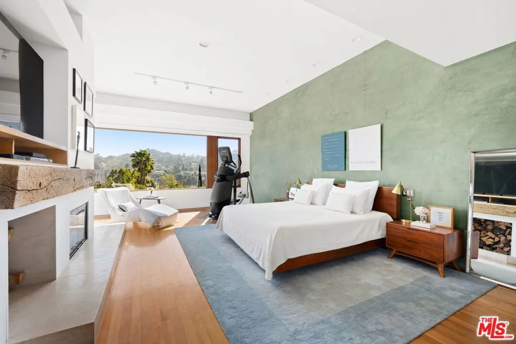 3722 Sapphire Drive, Encino, California 91436 home-pic-10