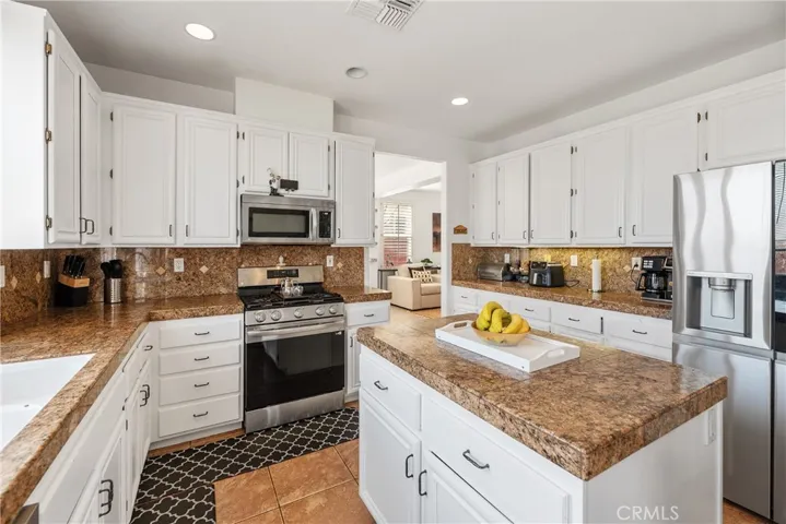 40117 Julianne Drive, Murrieta, California 92563