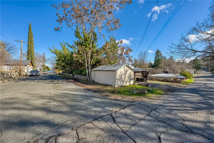 690 N Brush Street, Lakeport, California 95453