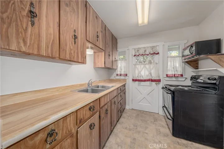 690 N Brush Street, Lakeport, California 95453