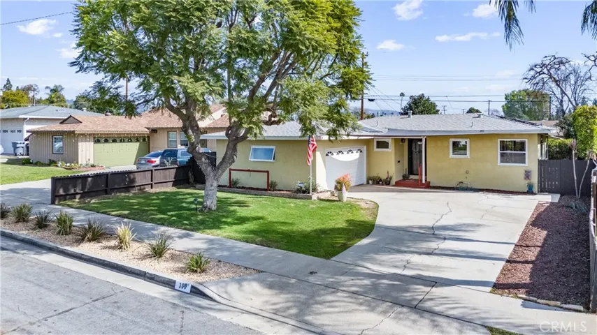 300 Chinchilla Street, La Habra, California 90631