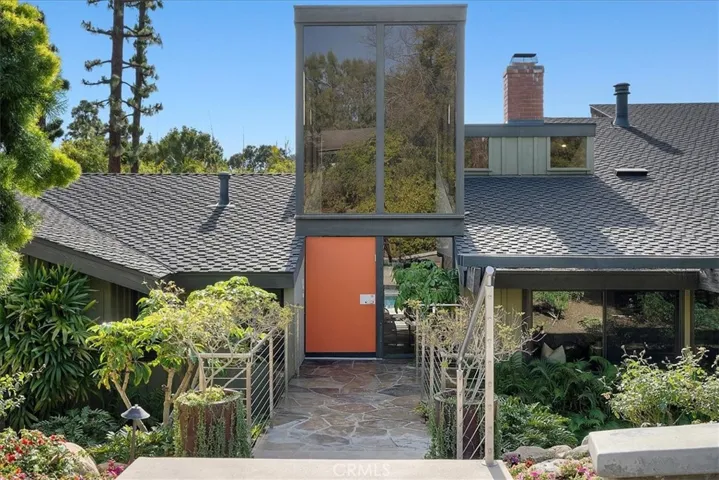 Welcome to 1912 Park Skyline, an architectural gem in Lemon Heights, North Tustin!