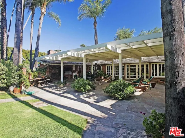 17545 Parthenia Street, Sherwood Forest, California 91325