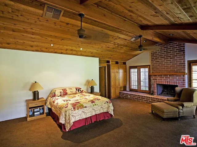 17545 Parthenia Street, Sherwood Forest, California 91325