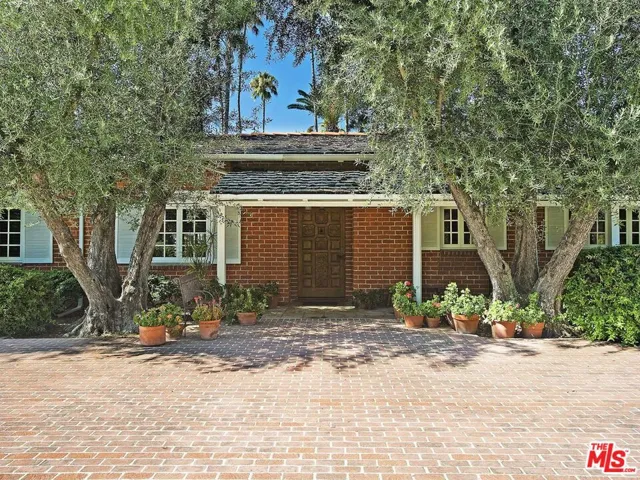 17545 Parthenia Street, Sherwood Forest, California 91325
