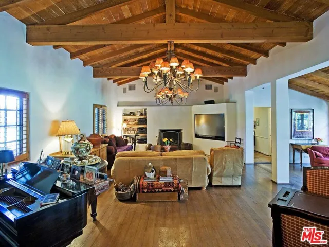 17545 Parthenia Street, Sherwood Forest, California 91325
