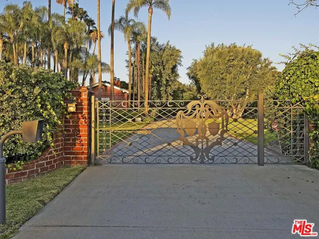 17545 Parthenia Street, Sherwood Forest, California 91325