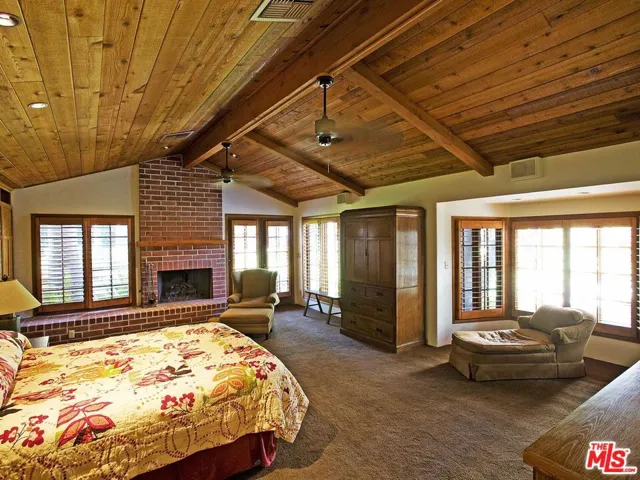 17545 Parthenia Street, Sherwood Forest, California 91325