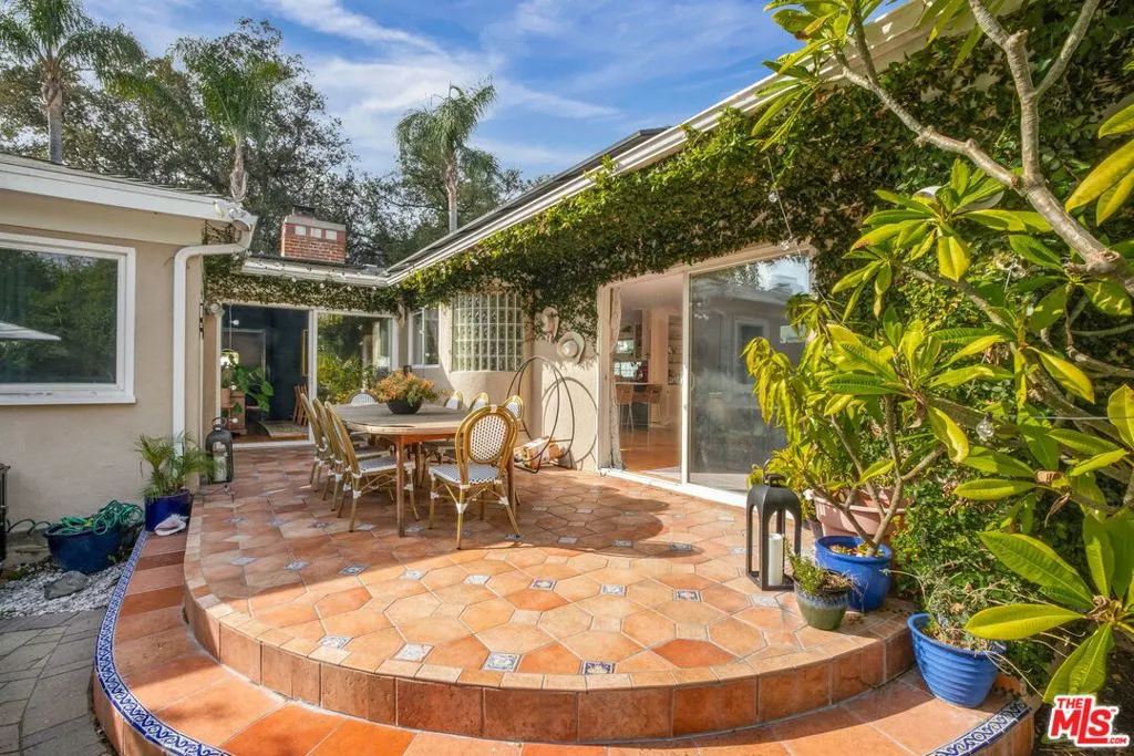 4426 Auckland Avenue, Toluca Lake, California 91602 home-pic-15