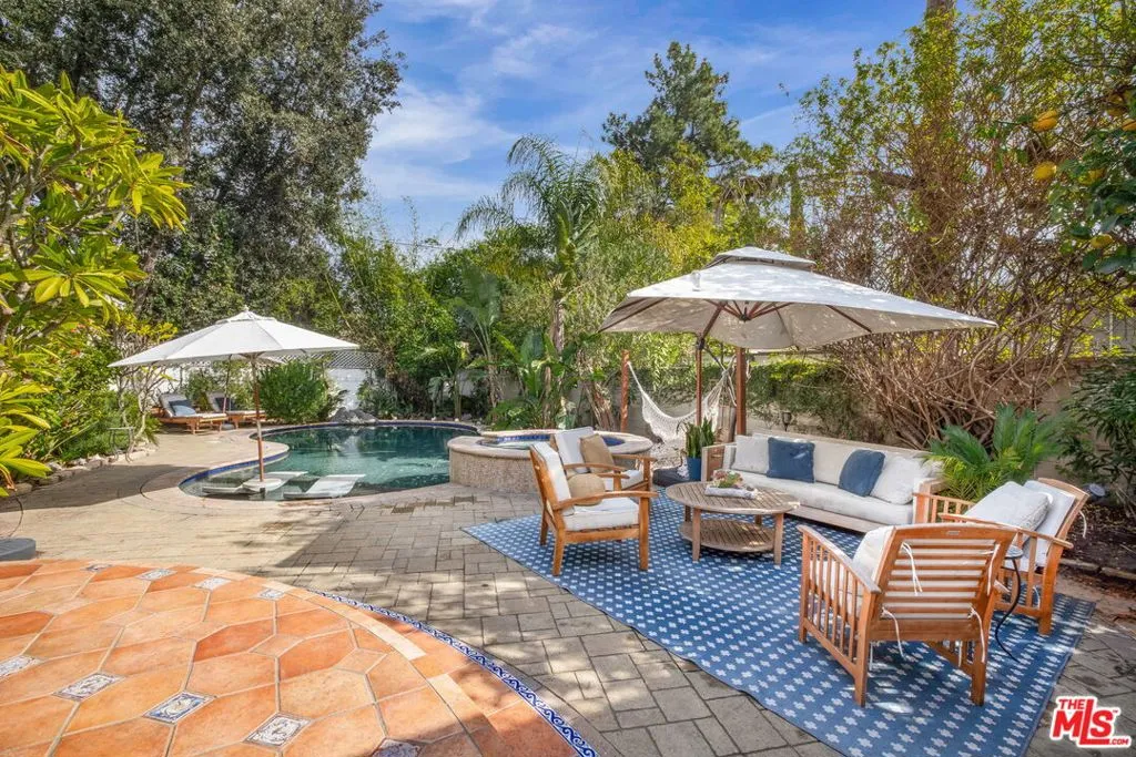 4426 Auckland Avenue, Toluca Lake, California 91602 home-pic-0