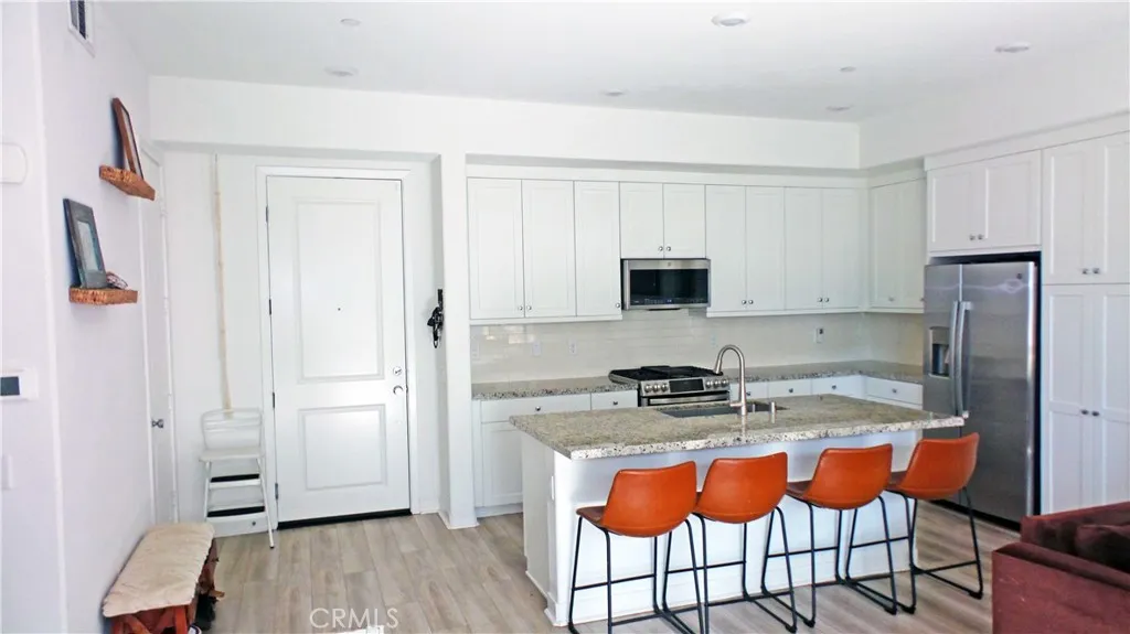 26976 Prospector Road 201, Valencia, California 91381 home-pic-7