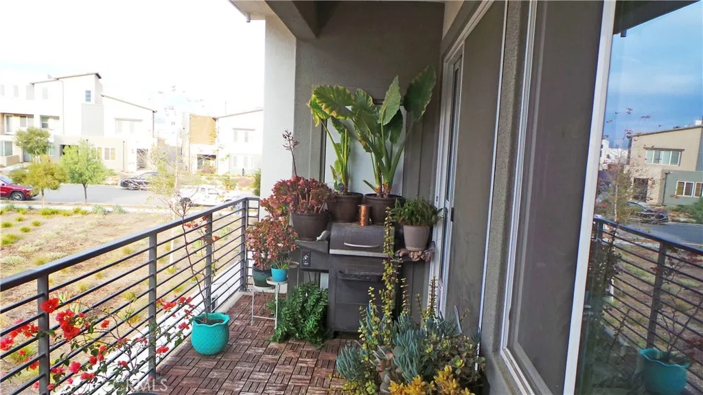 26976 Prospector Road 201, Valencia, California 91381 home-pic-6