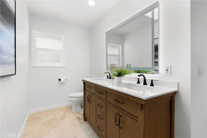2277 Pacific Avenue A103, Costa Mesa, California 92627