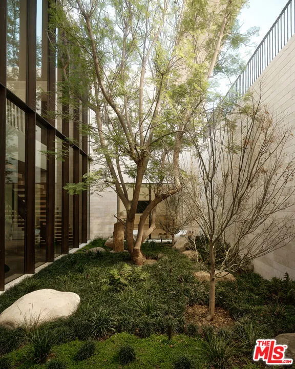 9214 Nightingale Drive, West Hollywood, California 90069 home-pic-17