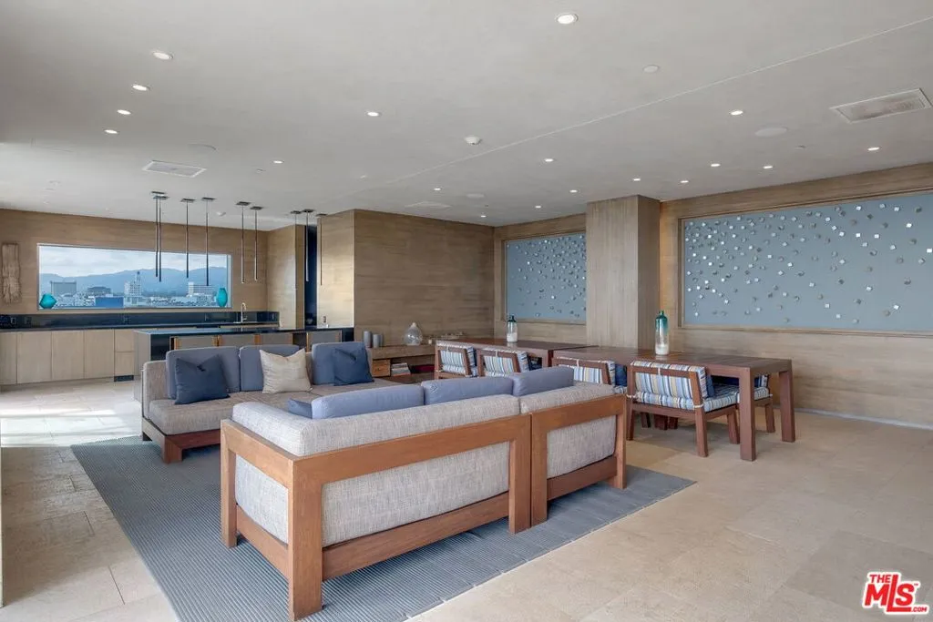 1755 Ocean Avenue 308, Santa Monica, California 90401 home-pic-21