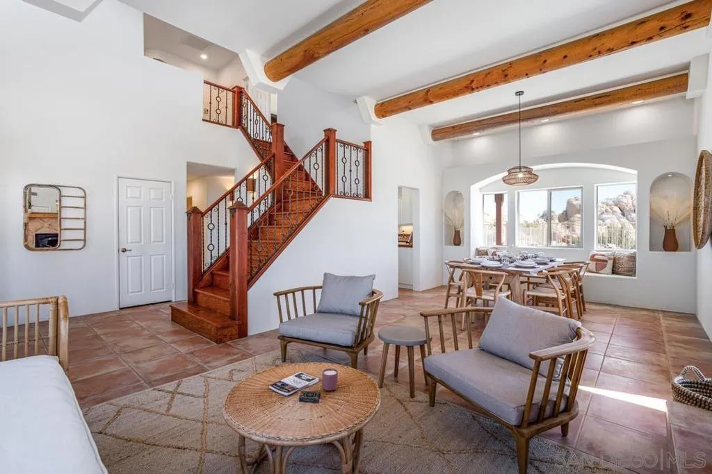 57388 Manzaniata Drive, Yucca Valley, California 92284 home-pic-4