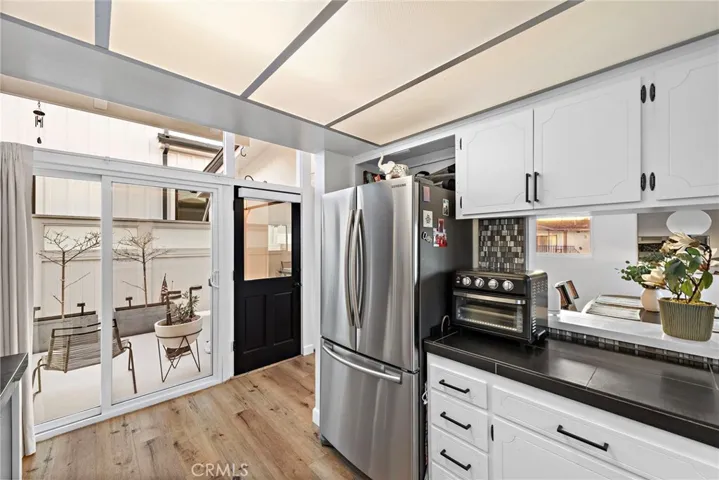 210 Collins Avenue, Newport Beach, California 92662