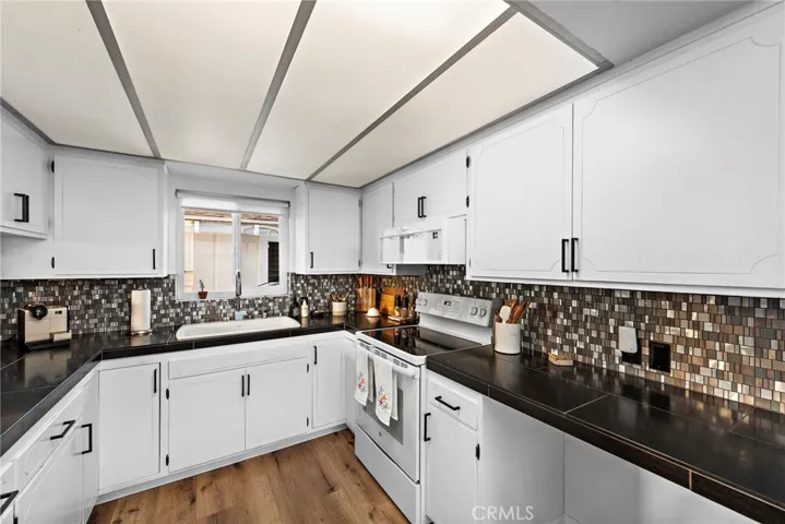 210 Collins Avenue, Newport Beach, California 92662