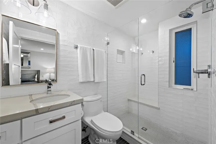 210 Collins Avenue, Newport Beach, California 92662