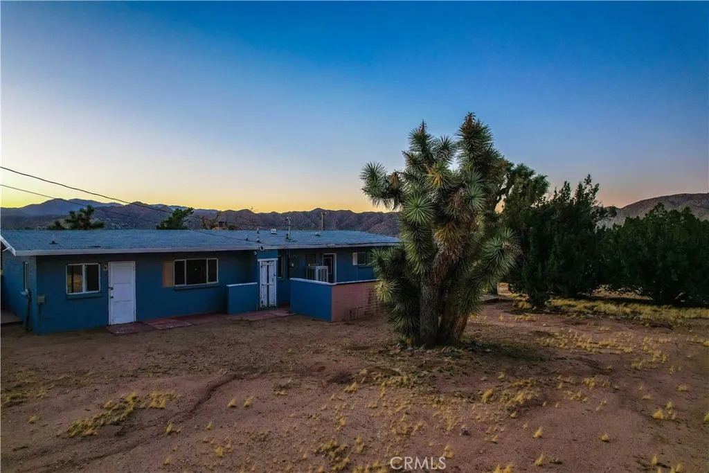 7985 Deer Trail, Yucca Valley, California 92284 home-pic-26