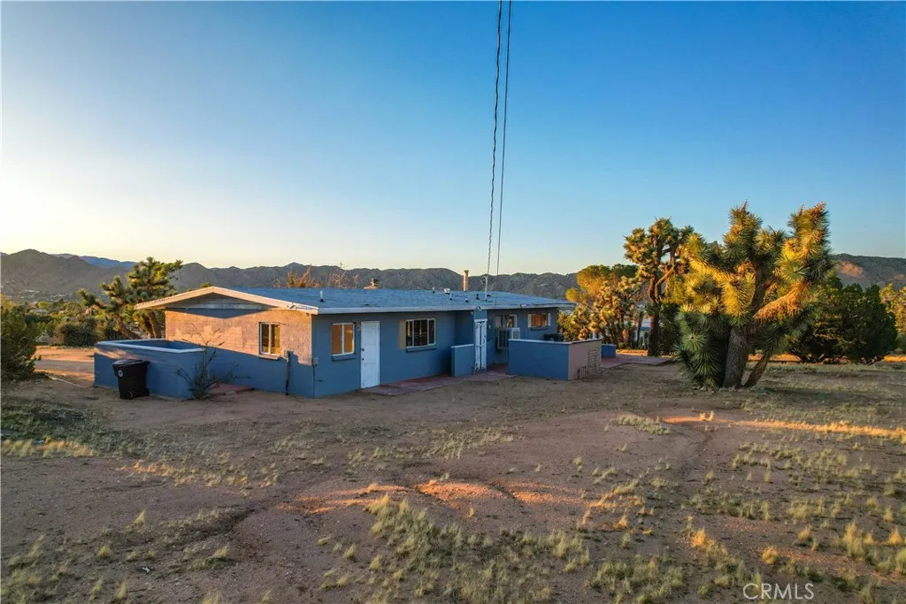 7985 Deer Trail, Yucca Valley, California 92284 home-pic-24