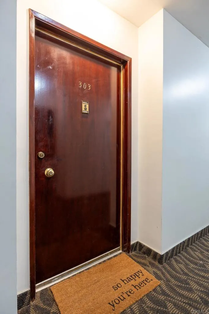 165 N Swall Drive 303, Beverly Hills, California 90211 home-pic-28