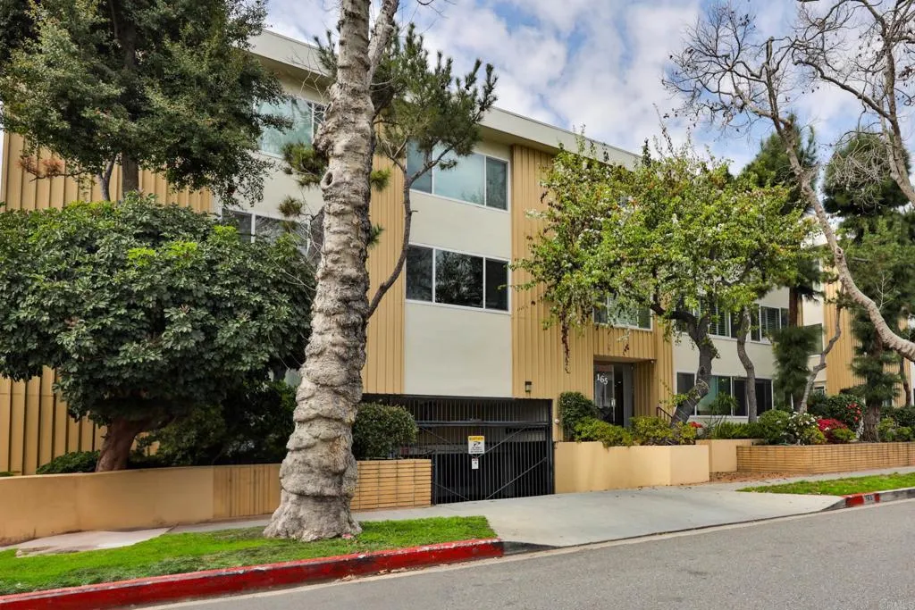 165 N Swall Drive 303, Beverly Hills, California 90211 home-pic-31