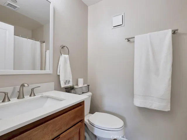 Main bath with upgraded vanity and tub/shower