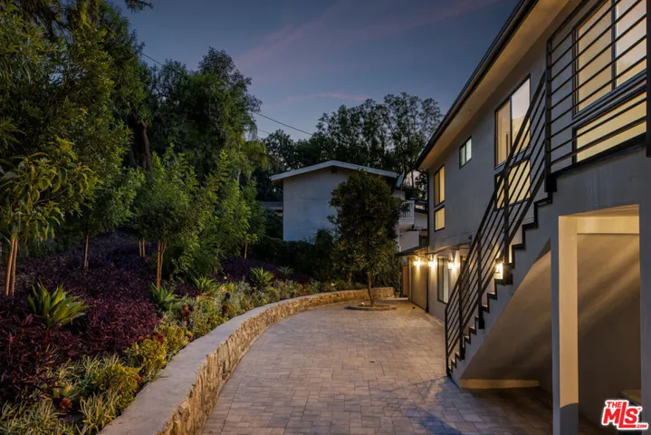 22298 Private Gated Patio