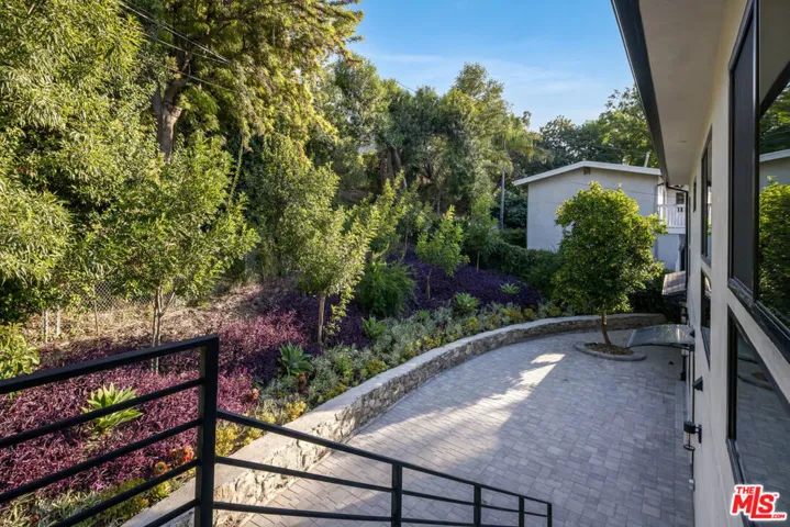 22298 Private Gated Patio