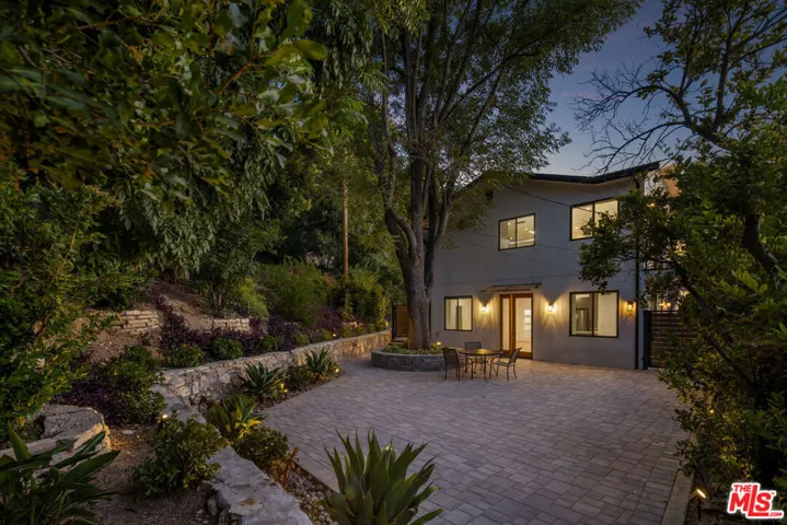 22298 1/2 Private Gated Patio