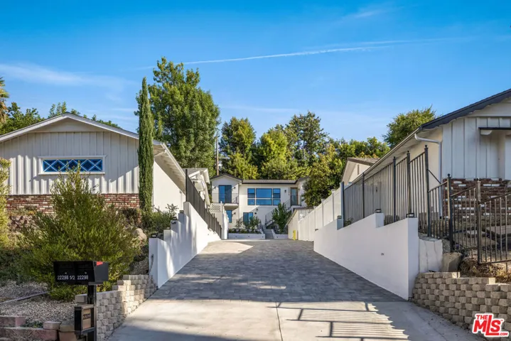 22298 1/2 Cass Avenue, Woodland Hills, California 91364