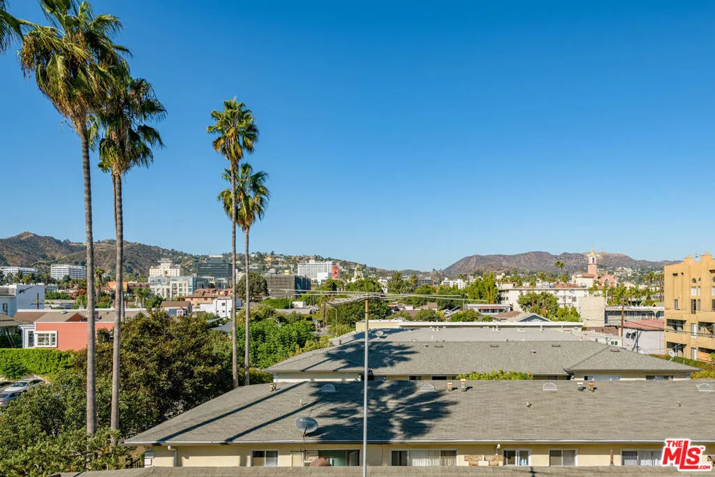 6733 W Hepburn Way, Los Angeles, California 90038 home-pic-27