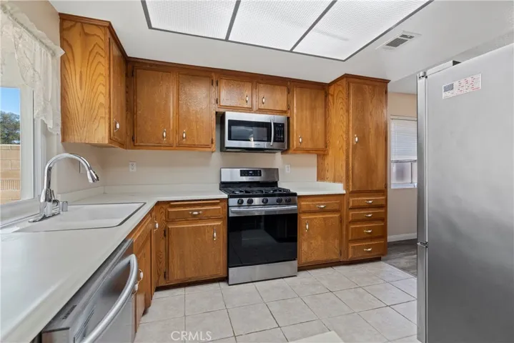 2223 El Rancho Circle, Hemet, California 92545