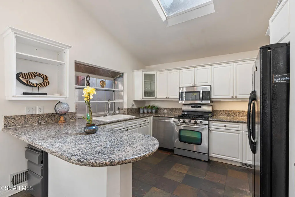 8032 Willow Glen Road, Los Angeles, California 90046 home-pic-12