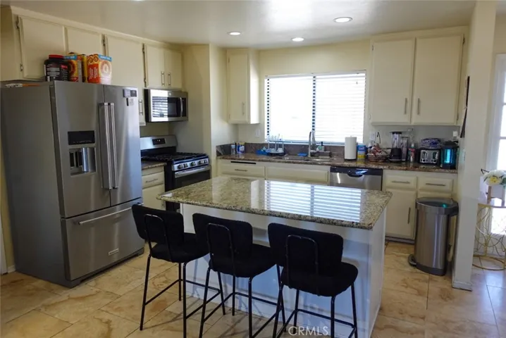 11025 7th Avenue, Hesperia, California 92345