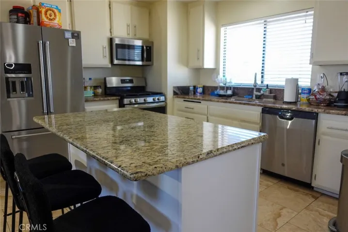 11025 7th Avenue, Hesperia, California 92345