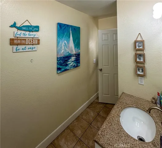 11025 7th Avenue, Hesperia, California 92345