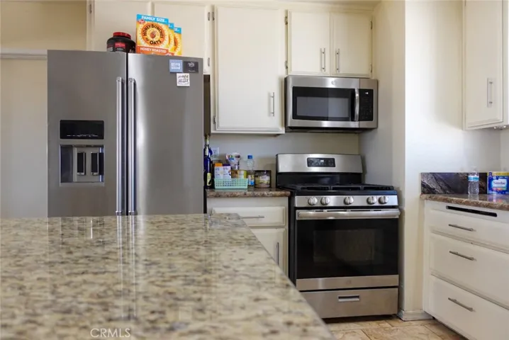 11025 7th Avenue, Hesperia, California 92345