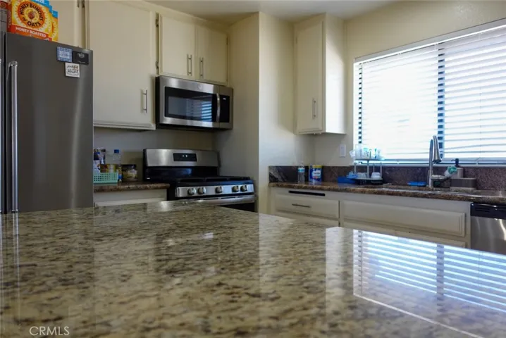 11025 7th Avenue, Hesperia, California 92345