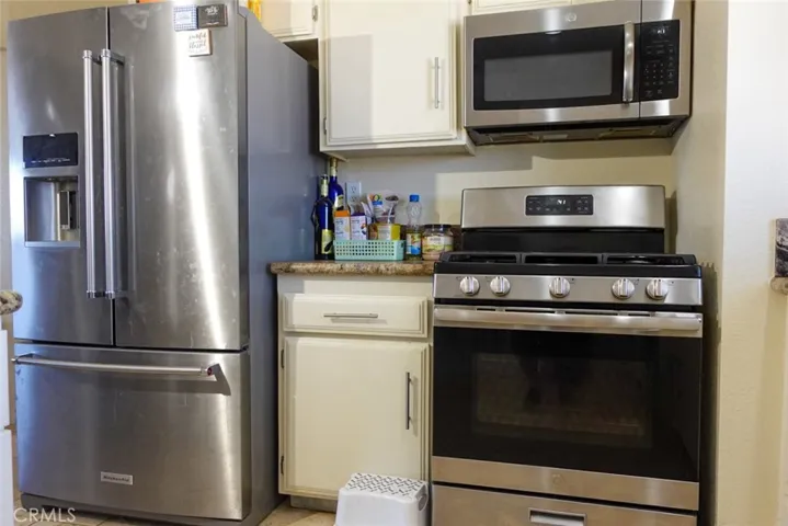 11025 7th Avenue, Hesperia, California 92345